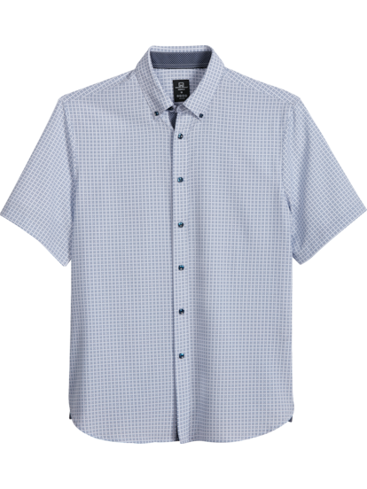 How should a men's short sleeve casual shirt fit?