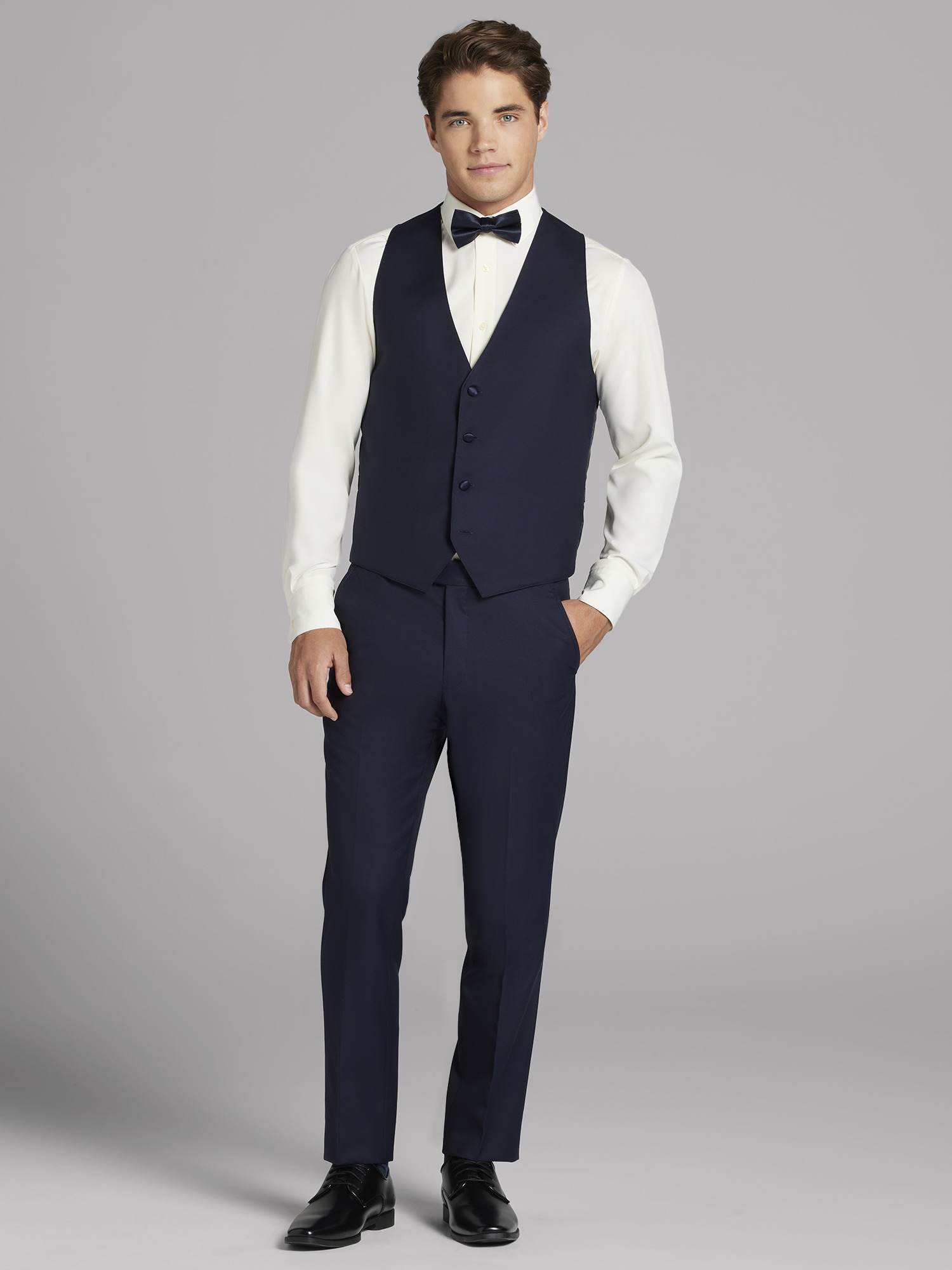 Smoking Joseph Abboud bleu marine à revers crantés à bordure de satin
