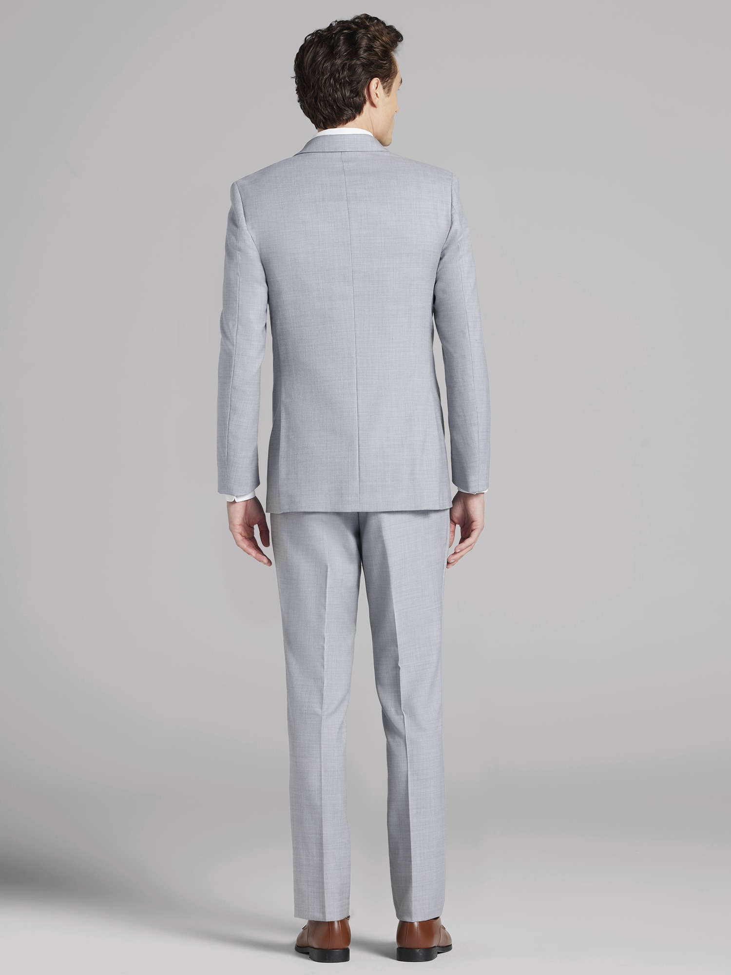 Smoking Joseph Abboud gris pâle à revers crantés à bordure de satin