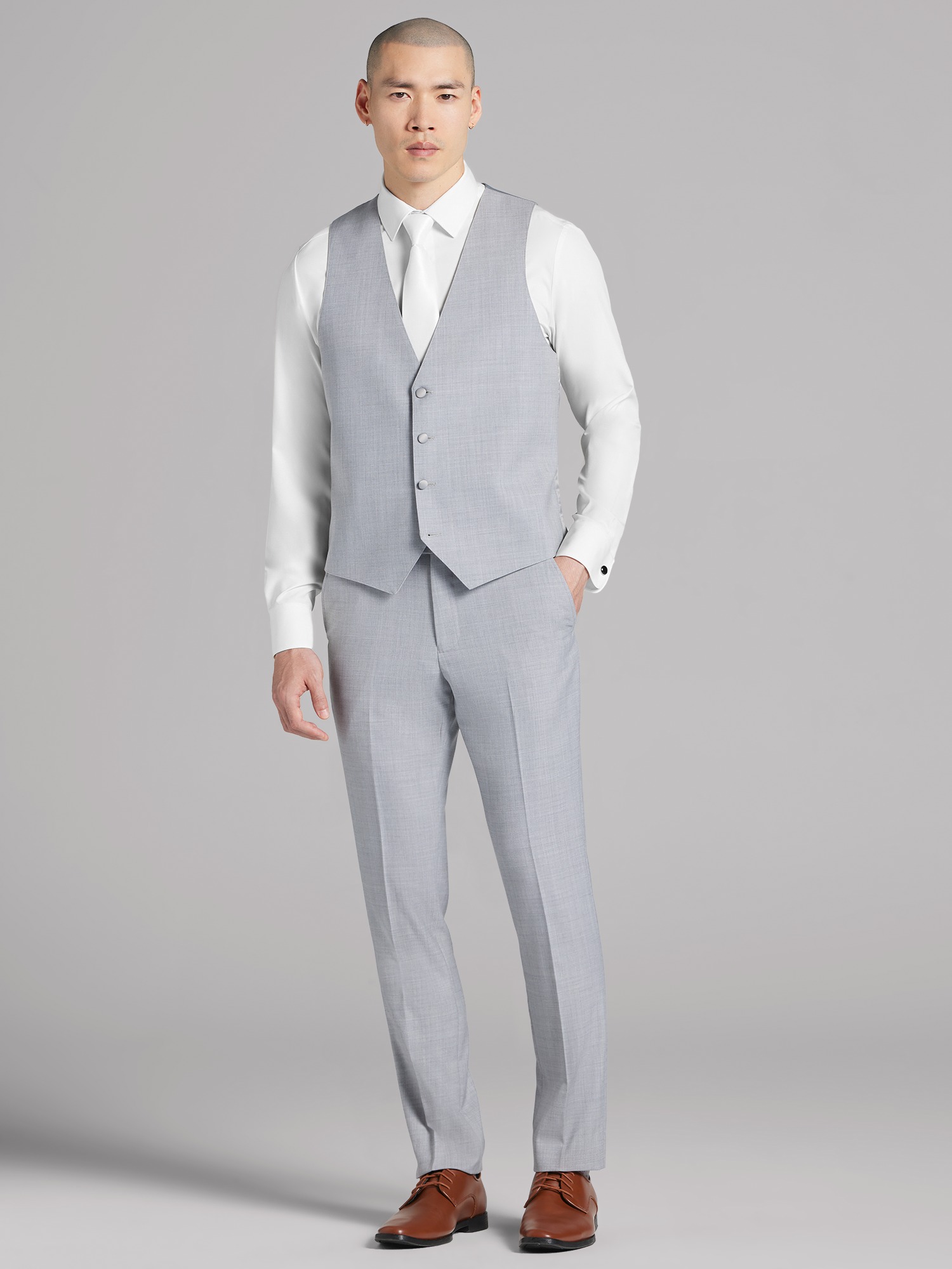 Smoking Joseph Abboud gris pâle à revers crantés à bordure de satin